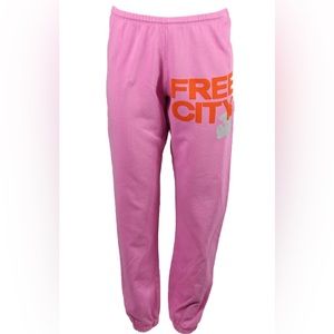 free city sweatpants 🪩🩷✌️🕊️💌